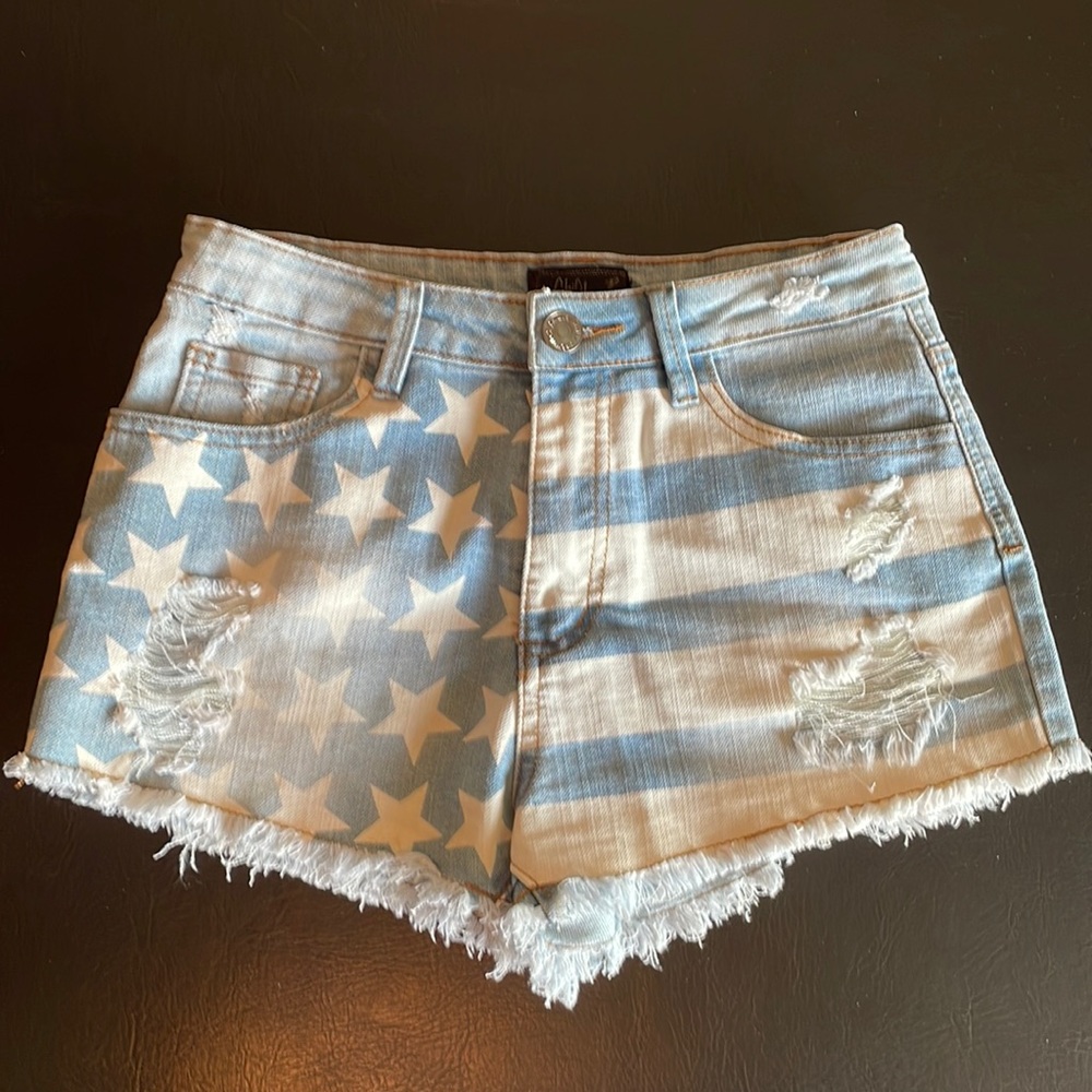 Chi Ole American Flag Stars & Stripes Distressed Denim Jean Shorts - Size Small